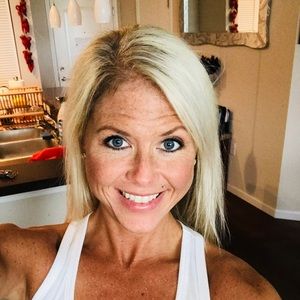 Meet your Posher, Shana